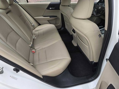 Used 2014 Honda Accord Touring image 9