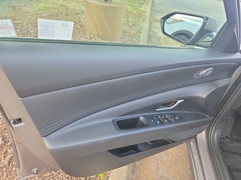 Certified 2024 Hyundai Elantra SEL w/ Convenience Package image 7