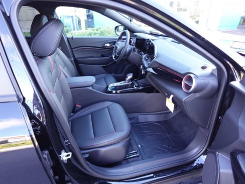 New 2025 Chevrolet Trax RS w/ Sunroof Package image 28