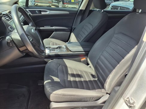 Used 2018 Ford Fusion SE w/ Fusion SE Technology Package image 19