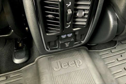 Used 2020 Jeep Grand Cherokee Limited image 36