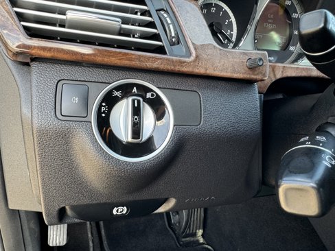 Used 2011 Mercedes-Benz E 350 Sedan image 19