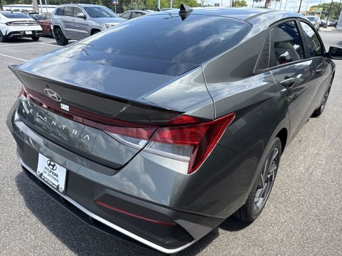 New 2025 Hyundai Elantra Sport image 4