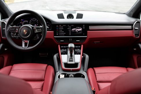 Used 2023 Porsche Cayenne Turbo S image 5