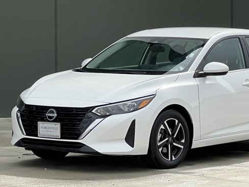 Used 2024 Nissan Sentra SV image 11