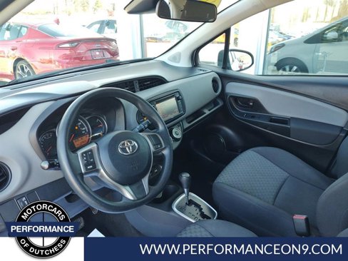 Used 2017 Toyota Yaris L image 11