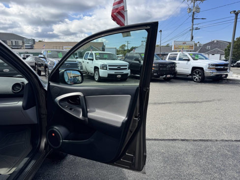 Used 2011 Toyota RAV4 Limited image 40