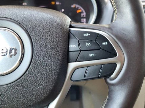 Used 2018 Jeep Grand Cherokee Overland image 8