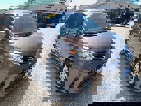 Used 2018 Toyota Sienna LE image 3