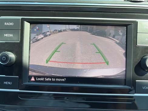 Used 2022 Volkswagen Tiguan S image 21
