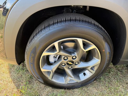 New 2026 Chevrolet Trax LT w/ Driver Confidence Package image 17