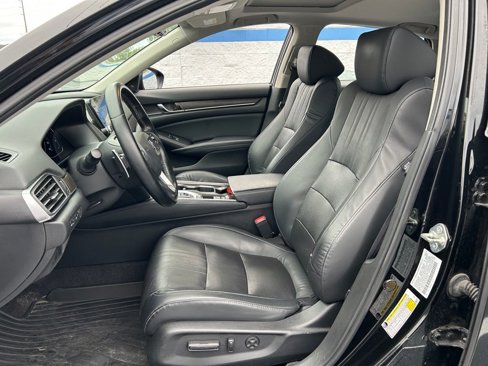 Used 2018 Honda Accord Touring image 18