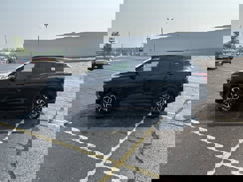 New 2025 Chevrolet Trax RS w/ Sunroof Package image 8
