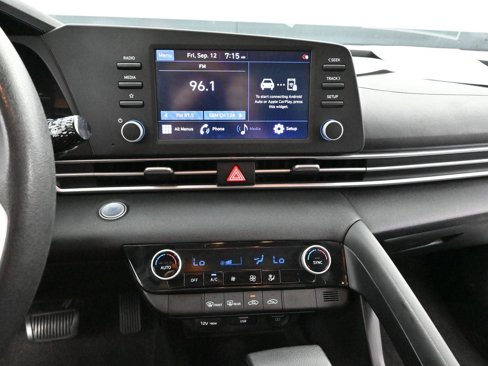 Used 2021 Hyundai Elantra SEL image 19