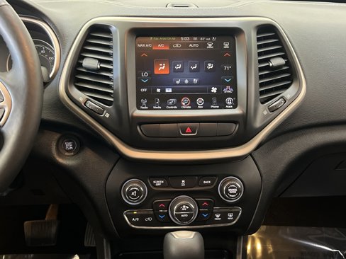 Used 2014 Jeep Cherokee Limited w/ Luxury Group image 19