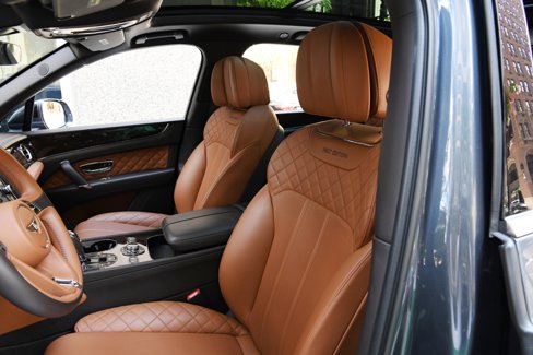 Used 2017 Bentley Bentayga image 9