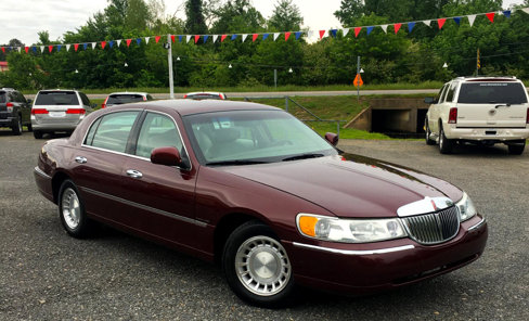 Used 2001 Lincoln Town Car Executive image 7