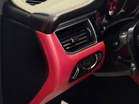 Used 2018 Porsche Macan S image 20