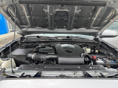 Used 2019 Toyota Tacoma SR image 25