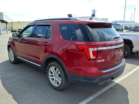 Used 2018 Ford Explorer XLT w/ Equipment Group 202A image 5