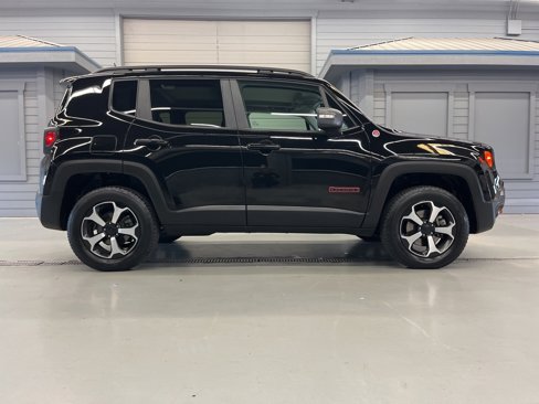 Used 2019 Jeep Renegade Trailhawk image 8
