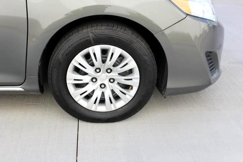 Used 2014 Toyota Camry LE image 33