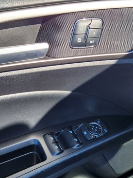 Used 2018 Ford Fusion SE w/ Fusion SE Technology Package image 14