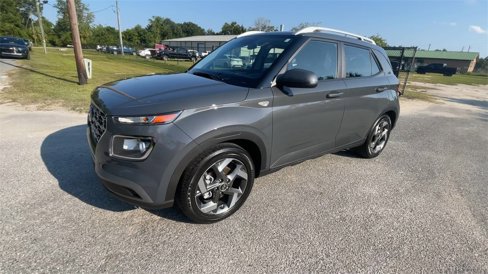 Used 2023 Hyundai Venue SEL image 4