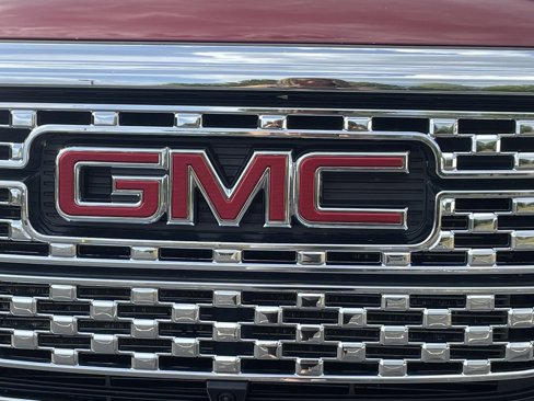 Used 2017 GMC Acadia Denali w/ Technology Package image 9