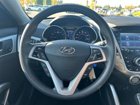 Used 2016 Hyundai Veloster image 16