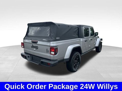 Used 2021 Jeep Gladiator Willys image 4