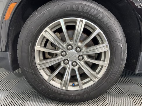 Used 2017 Cadillac XT5 Luxury w/ Driver Awareness Package image 13