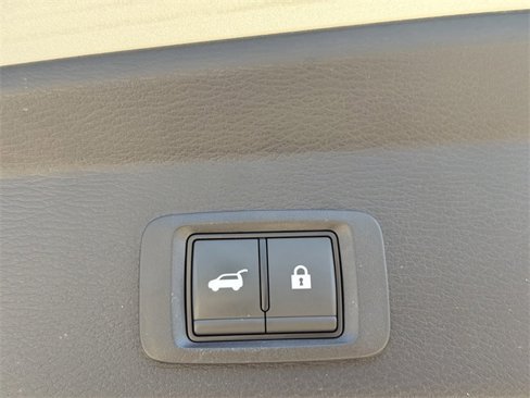 Used 2023 Mitsubishi Outlander SE image 34