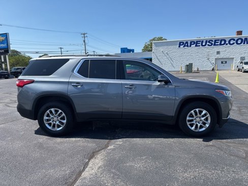 Used 2020 Chevrolet Traverse LT w/ Driver Confidence II Package image 2