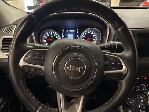 Used 2019 Jeep Compass Latitude w/ Cold Weather Group image 11