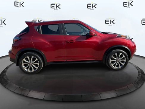 Used 2015 Nissan Juke SV image 2