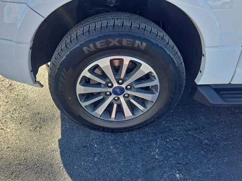 Used 2017 Ford Expedition EL XLT w/ Equipment Group 202A image 4