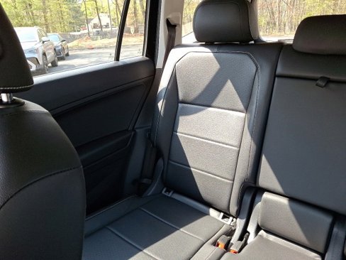 Certified 2021 Volkswagen Tiguan SE image 18