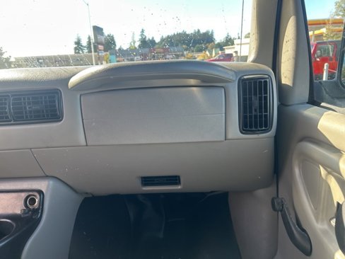Used 2001 Chevrolet Express 3500 image 11