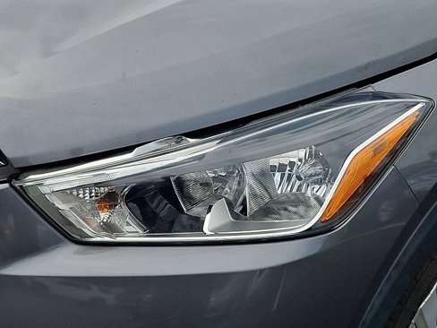 Used 2019 Nissan Kicks S image 29
