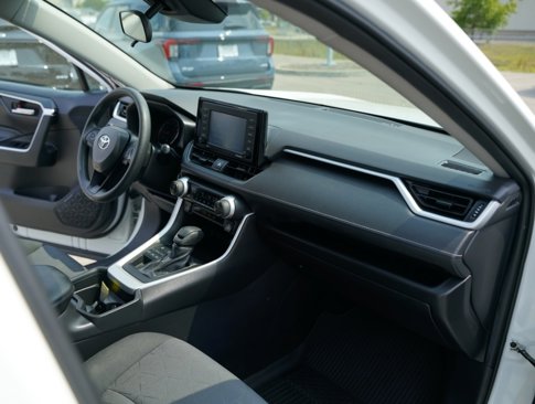 Used 2021 Toyota RAV4 XLE image 24