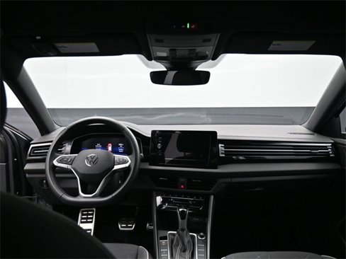 Certified 2025 Volkswagen Jetta Sport image 24