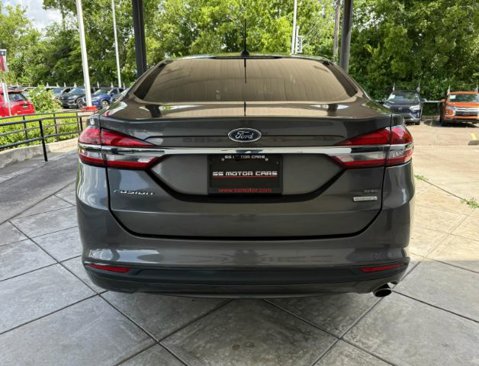 Used 2018 Ford Fusion SE image 3