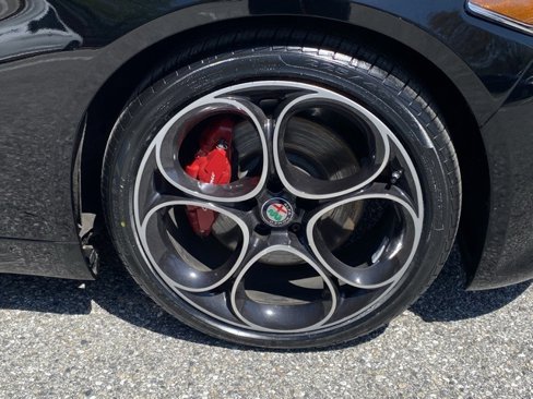 Used 2021 Alfa Romeo Giulia Ti Sport image 12