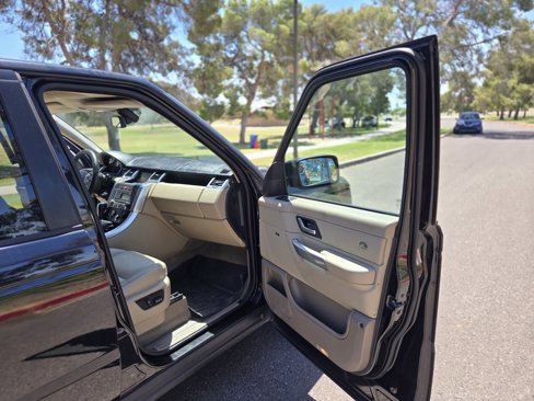 Used 2009 Land Rover Range Rover Sport HSE image 18
