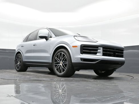 Used 2024 Porsche Cayenne image 40