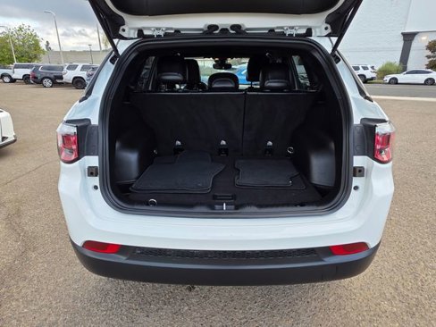 Used 2022 Jeep Compass Altitude image 11