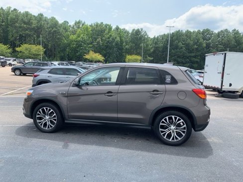 Used 2018 Mitsubishi Outlander Sport ES image 4