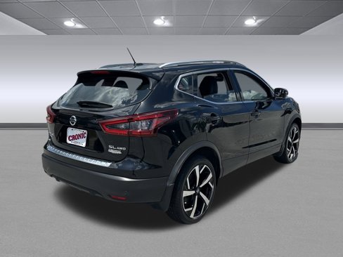 Used 2022 Nissan Rogue Sport SL w/ Premium Package image 3