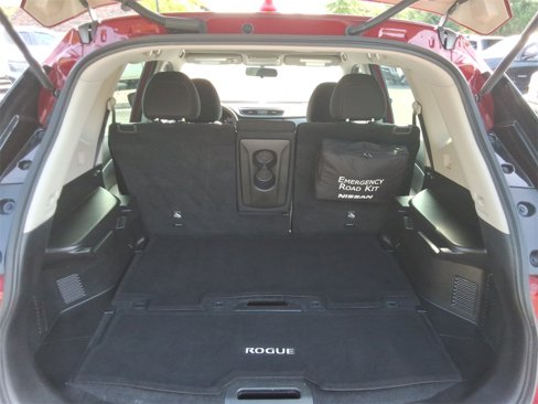 Used 2017 Nissan Rogue S image 16